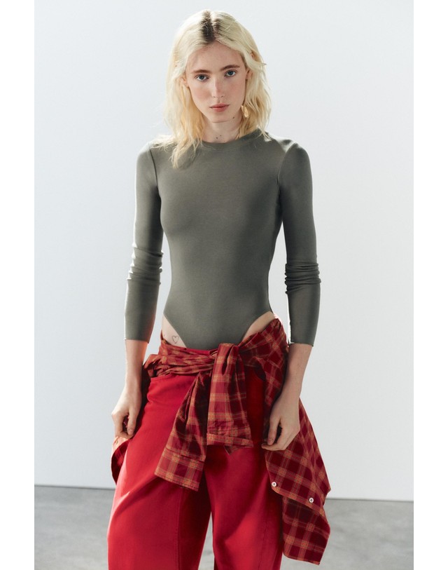 자라 자라 라운드넥 긴소매 바디수트 3641/855/916 GREY GREEN 카키 착용컷