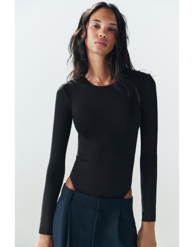자라 자라 라운드넥 긴소매 바디수트 3641/855/800 BLACK 블랙 착용컷
