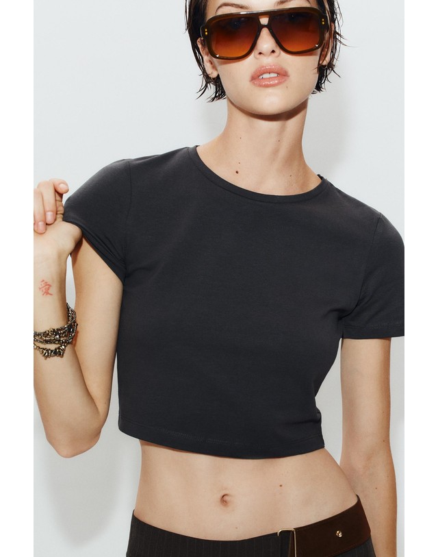 자라 자라 크롭 슬림핏 라운드넥 반팔 티셔츠 2335/299/835 DARK CHARCOAL GREY 그레이 착용컷