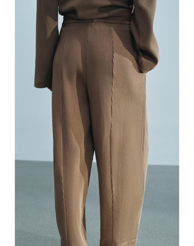 자라 자라 와이드 레그 와플 니트 팬츠 4174/834/737 BROWN / TAUPE 브라운 착용컷