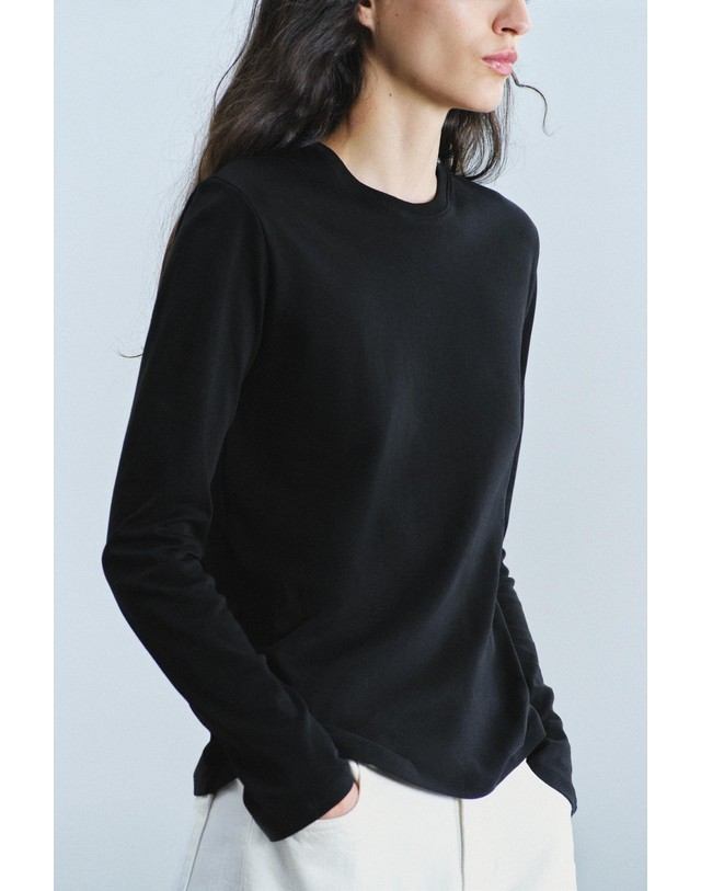 자라 자라 레귤러핏 라운드넥 긴팔 코튼 티셔츠 4174/639/800 BLACK 블랙 착용컷