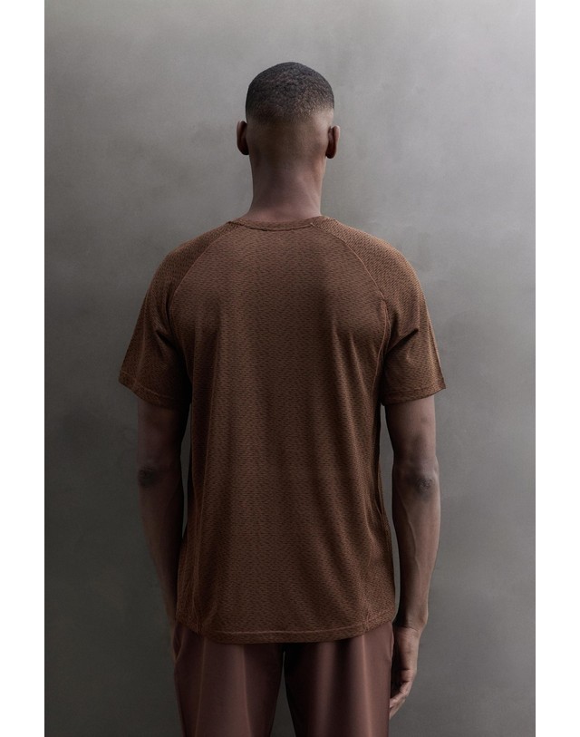 자라 자라 테크니컬 텍스처 반팔 러닝 티셔츠 4387/374/700 BROWN 브라운 착용컷