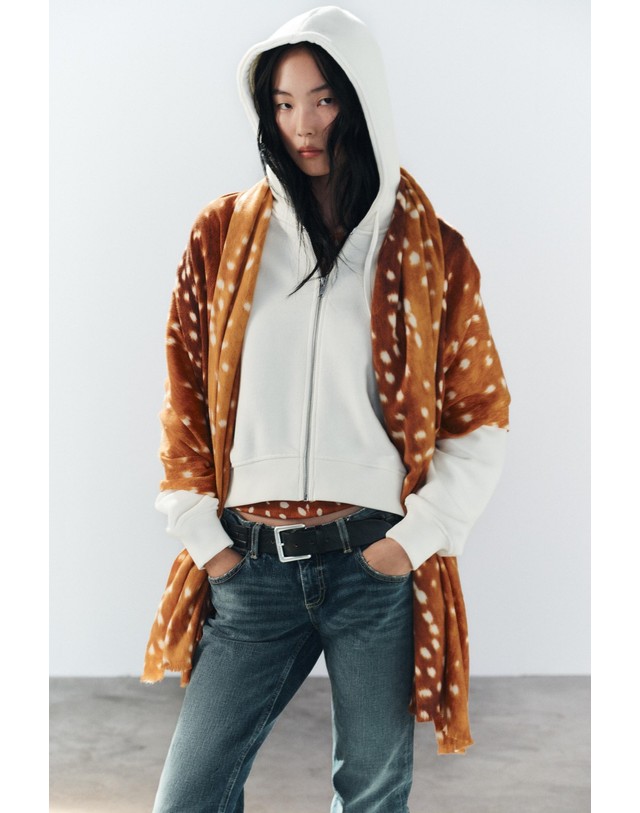 자라 자라 비스코스 애니멀 프린트 스카프 4758/260/700 BROWN 브라운 착용컷