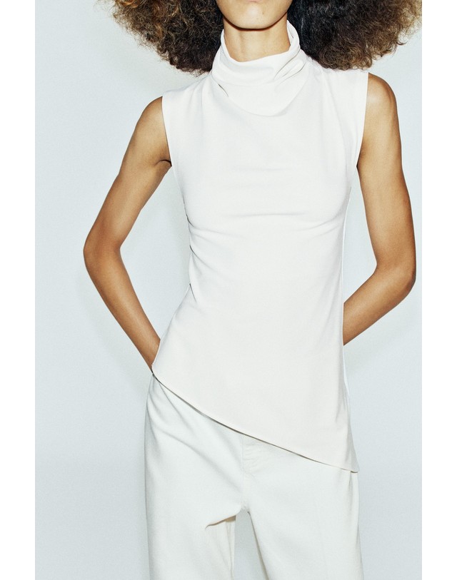 자라 자라 하이넥 비대칭 헴 민소매 탑 6050/831/250 WHITE 화이트 착용컷