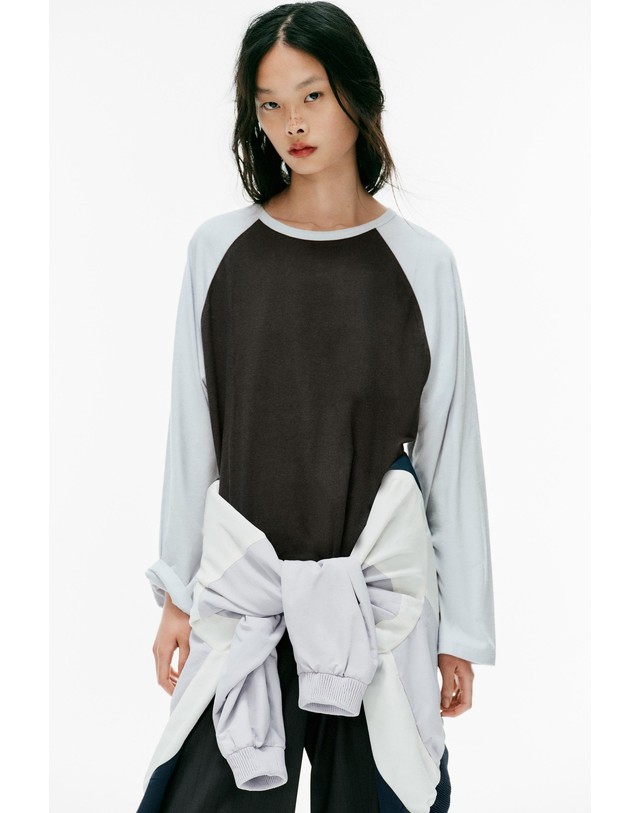 자라 자라 래글런 라운드넥 긴팔 티셔츠 0858/788/807 ANTHRACITE GREY 멀티컬러 착용컷