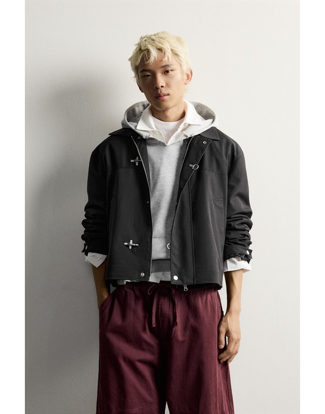 자라 자라 메탈 토글 크롭핏 재킷 3918/402/800 BLACK 블랙 착용컷