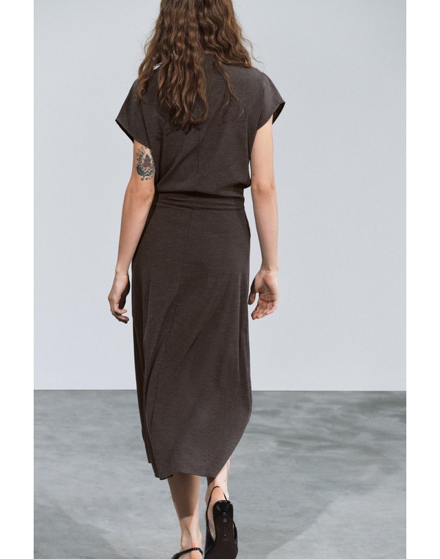자라 자라 드롭숄더 러플 롱 원피스 1165/770/102 GREY / TAN 초콜릿 착용컷