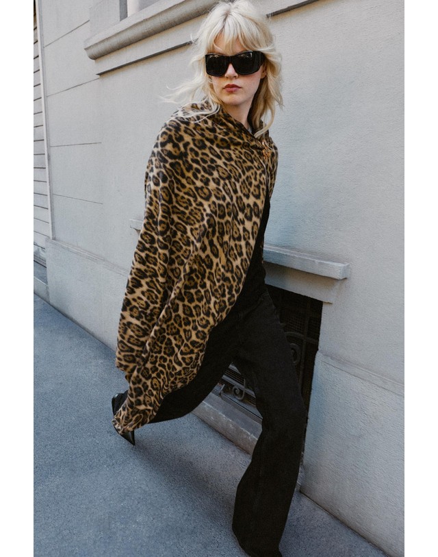 자라 자라 애니멀 프린트 프린지 스카프 9967/209/051 LEOPARD 브라운 착용컷