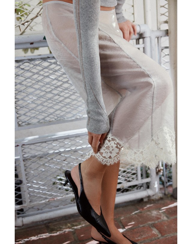 자라 자라 레이스 헴 새틴 미디 스커트 1223/730/018 LILAC / WHITE 멀티컬러 착용컷