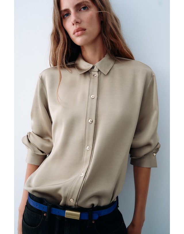 자라 자라 골드 버튼 새틴 긴팔 셔츠 8741/267/506 LIGHT KHAKI 베이지 착용컷