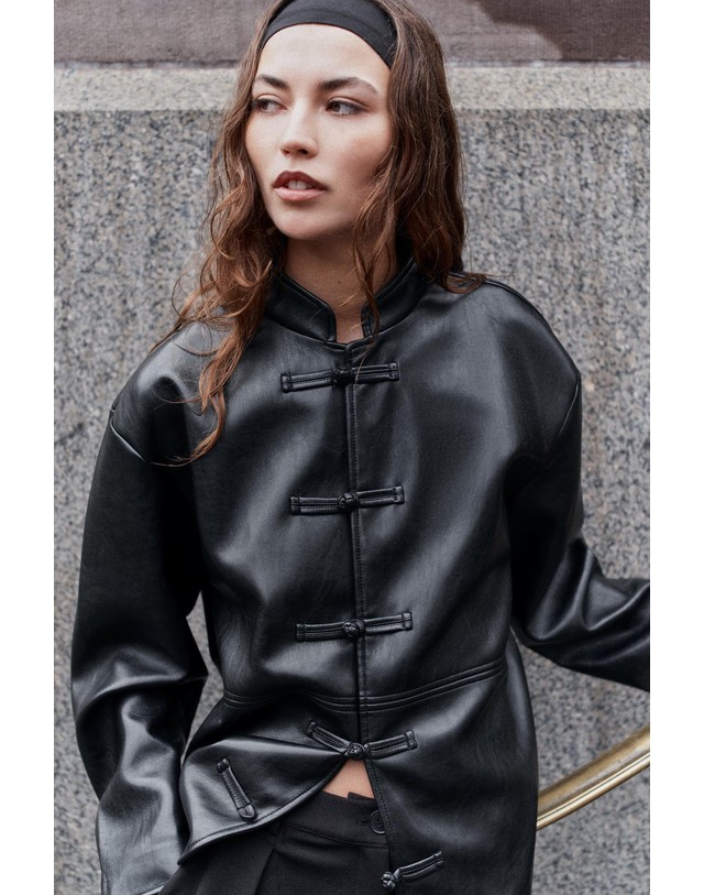 자라 자라 오버핏 레더 이펙트 자켓 4344/656/800 BLACK 블랙 착용컷