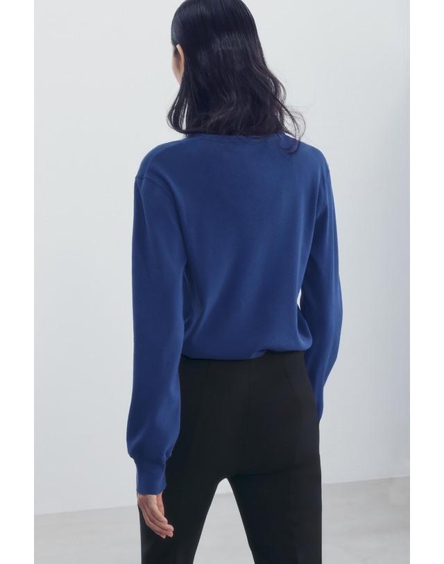 자라 자라 레귤러핏 라운드넥 긴팔 티셔츠 0858/735/405 INDIGO 블루 착용컷