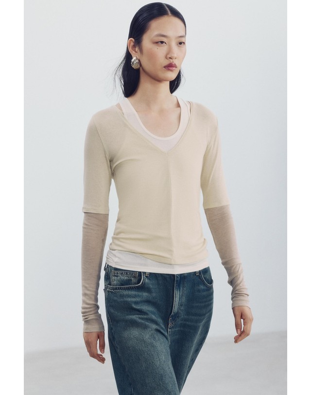 자라 자라 트리플 레이어드 긴팔 티셔츠 3641/709/075 ECRU / BEIGE 베이지 착용컷
