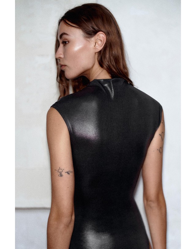 자라 자라 포일 하이넥 반소매 바디수트 5039/472/800 BLACK 블랙 착용컷