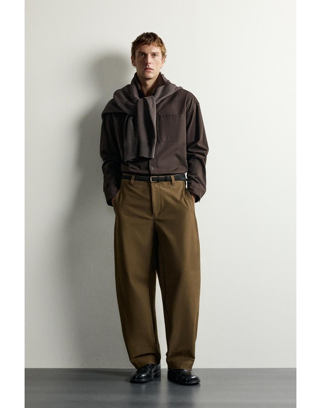 자라 자라 벌룬핏 플랩 포켓 팬츠 2634/224/528 DARK OLIVE 카키 착용컷