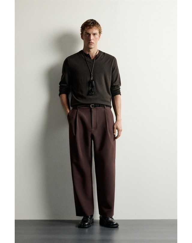 자라 자라 릴렉스핏 플리츠 팬츠 8281/740/971 GARNET 레드 착용컷
