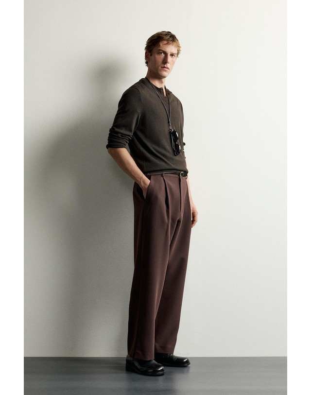 자라 자라 릴렉스핏 플리츠 팬츠 8281/740/971 GARNET 레드 착용컷