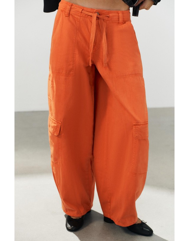 자라 자라 오버사이즈 코튼 카고 팬츠 0695/250/615 ORANGE 오렌지 착용컷