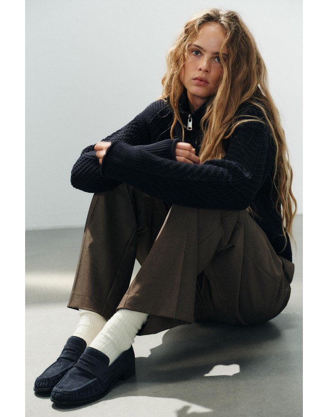 자라 자라 러플 스웨이드 페니 로퍼 3558/810/407 NAVY BLUE 네이비 착용컷