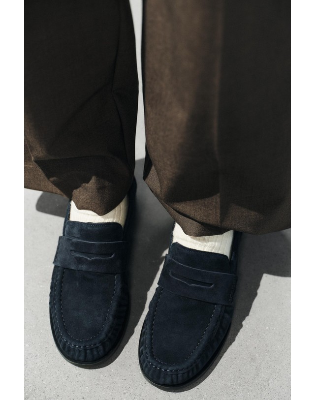 자라 자라 러플 스웨이드 페니 로퍼 3558/810/407 NAVY BLUE 네이비 착용컷