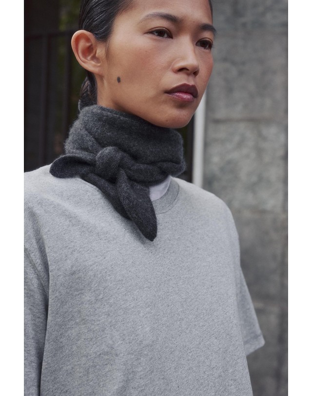 자라 자라 캐시미어 100% 반다나 스카프 5059/201/801 ANTHRACITE GREY 그레이 착용컷