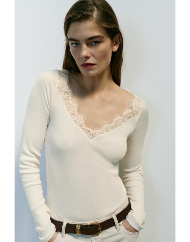 자라 자라 슬림핏 브이넥 골지 긴팔 티셔츠 5644/840/712 ECRU 아이보리 착용컷