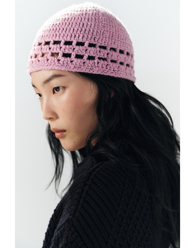 자라 자라 비즈 크로셰 필박스 비니 1023/226/620 PINK 핑크 착용컷