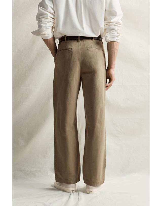 자라 자라 레귤러핏 플리츠 치노 팬츠 2553/754/832 TAUPE GREY 베이지 착용컷