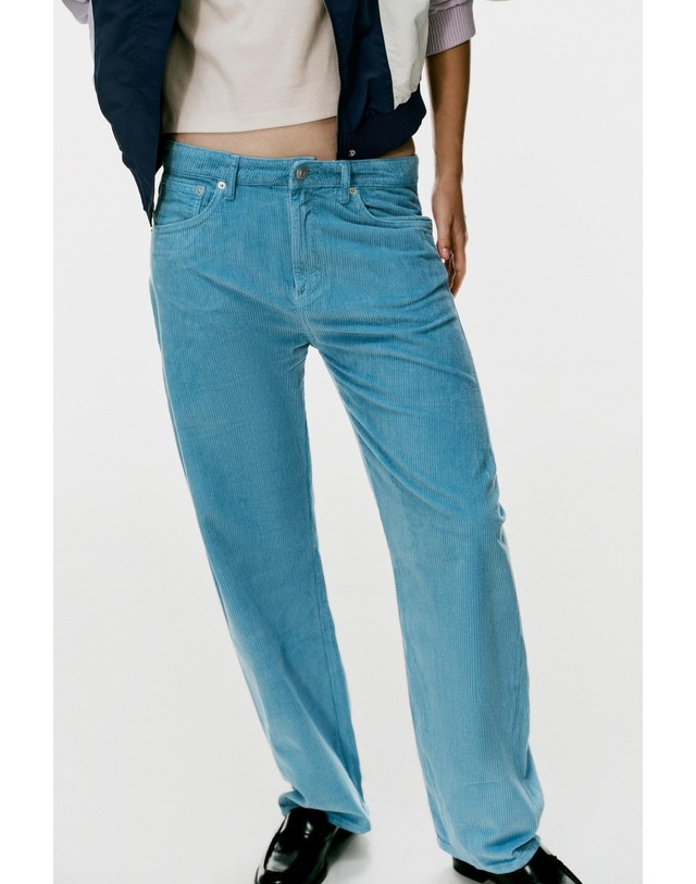 자라 자라 코듀로이 보이프렌드핏 팬츠 8727/234/406 LIGHT BLUE 블루 착용컷