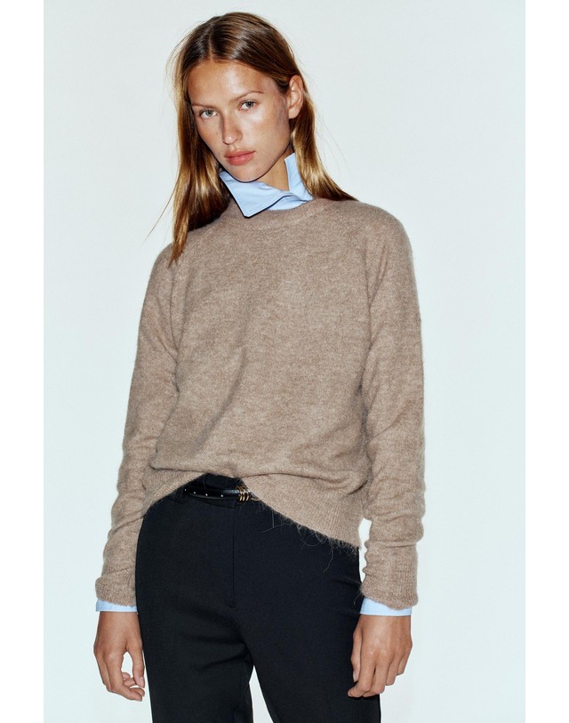 자라 자라 울 알파카 라운드넥 니트 스웨터 9598/251/737 BROWN / TAUPE 베이지 착용컷