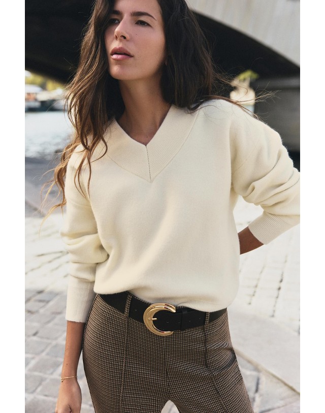 자라 자라 소프트 브이넥 니트 스웨터 9598/202/251 OYSTER-WHITE 아이보리 착용컷