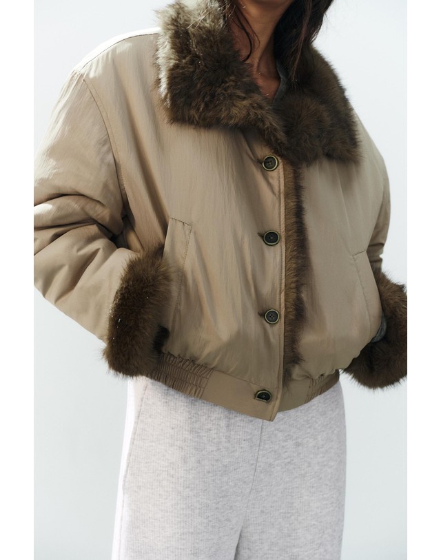자라 자라 양면 퍼 크롭 하이넥 자켓 4341/741/708 LIGHT TAN 브라운 착용컷