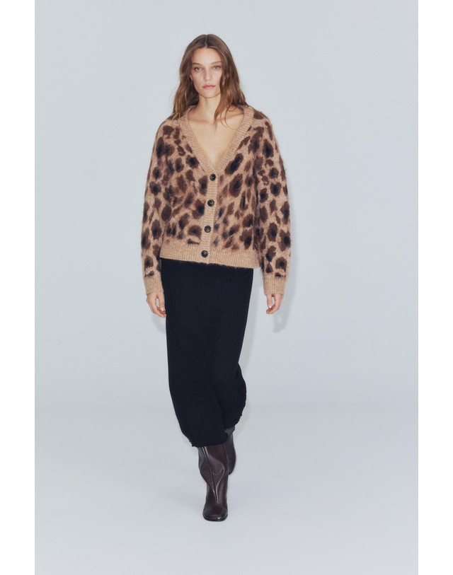자라 자라 애니멀 자카드 브이넥 가디건 9874/118/051 LEOPARD 멀티컬러 착용컷