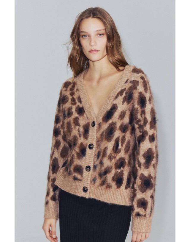 자라 자라 애니멀 자카드 브이넥 가디건 9874/118/051 LEOPARD 멀티컬러 착용컷