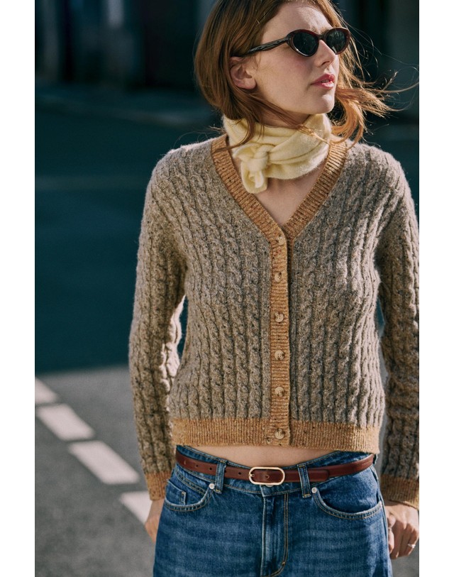 자라 자라 케이블 니트 울 브이넥 카디건 4192/121/737 BROWN / TAUPE 베이지 착용컷