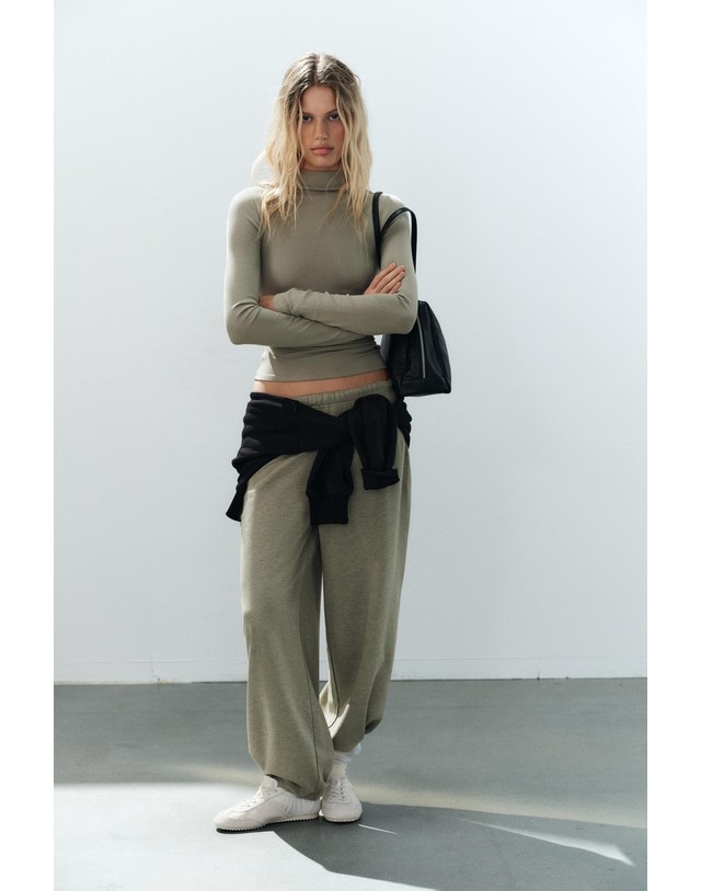 자라 자라 플루이드 와이드 조거 팬츠 3253/828/916 GREY GREEN 카키 착용컷