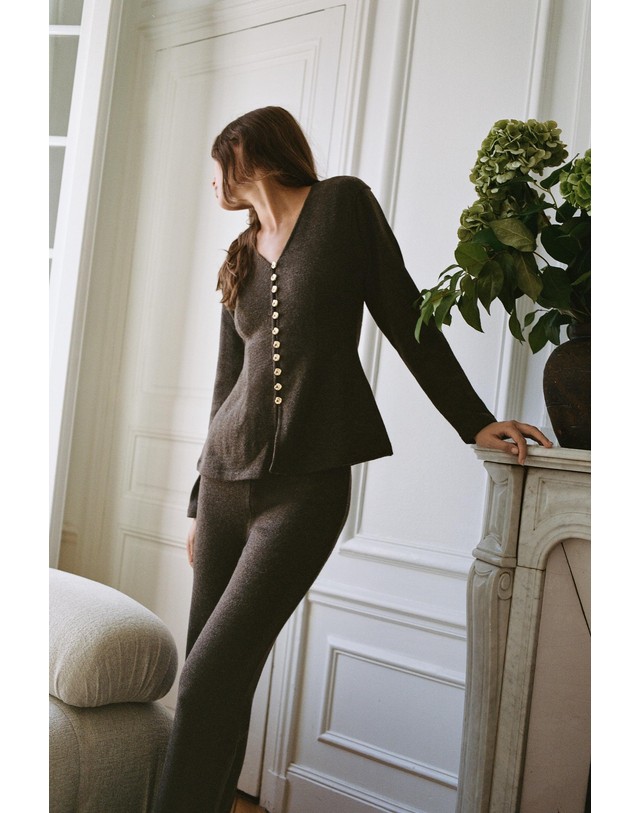 자라 자라 페플럼 브이넥 버튼 자켓 1058/630/719 BROWN VIGORE 초콜릿 착용컷