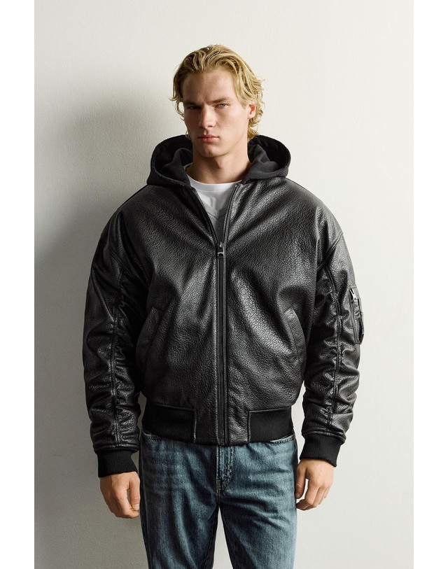 자라 자라 후드 레더 이펙트 봄버 자켓 8491/802/099 BLACK / BROWN 블랙 착용컷