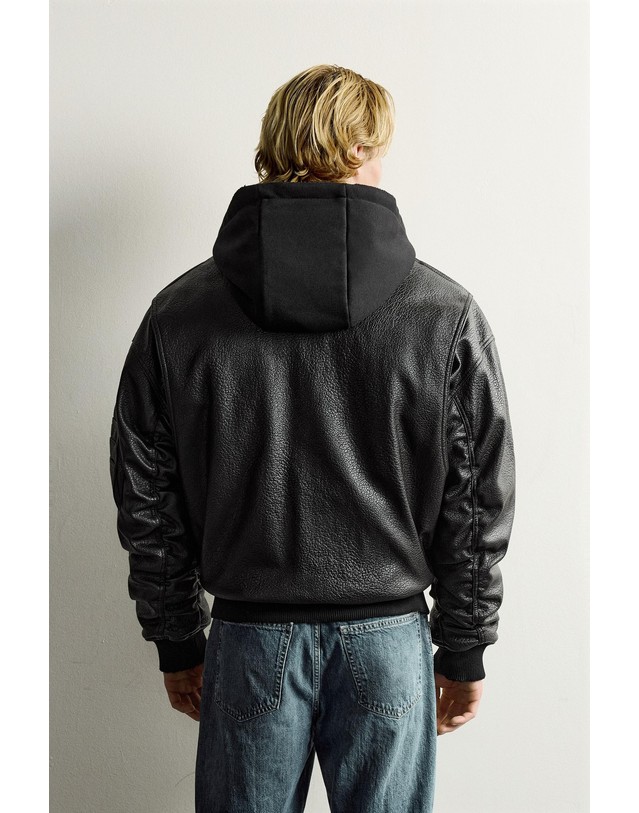 자라 자라 후드 레더 이펙트 봄버 자켓 8491/802/099 BLACK / BROWN 블랙 착용컷