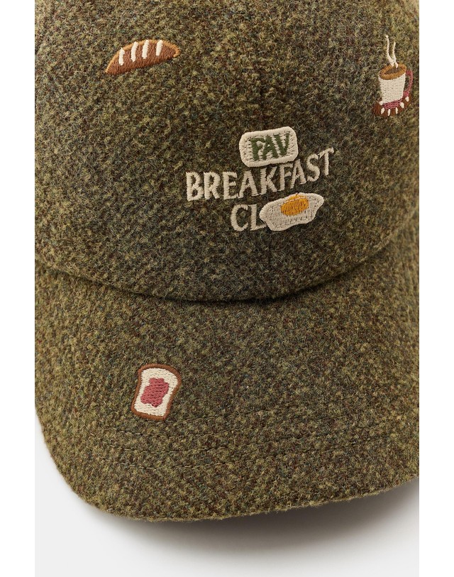 자라 자라 헤링본 배색 자수 캡모자 1023/256/500 GREEN 카키 착용컷