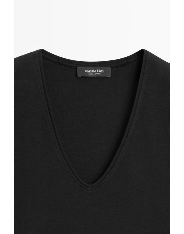 마시모두띠 마시모두띠 베이직 브이넥 반팔 티셔츠 6825/920 BLACK 블랙 착용컷