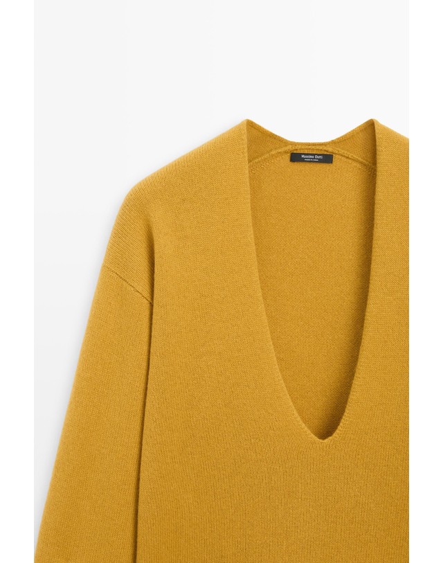 마시모두띠 마시모두띠 딥 브이넥 울 니트 스웨터 5712/594 MUSTARD YELLOW 머스타드 착용컷