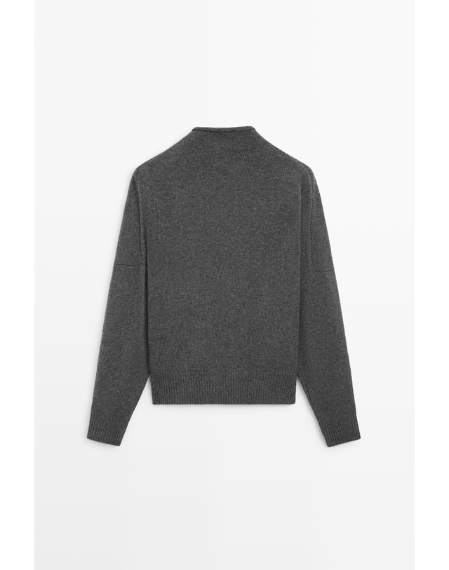 마시모두띠 마시모두띠 오버사이즈 울 하이넥 니트 스웨터 5641/595 DARK GREY 그레이 착용컷