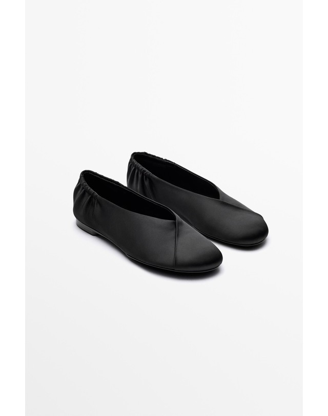 마시모두띠 마시모두띠 셔링 발레리나 플랫슈즈 1585/850 BLACK 블랙 착용컷