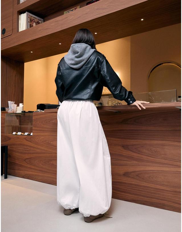 버쉬카 버쉬카 포플린 와이드 벌룬 팬츠 0928/741 WHITE 화이트 착용컷