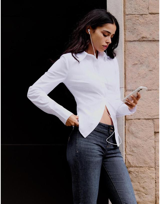 버쉬카 버쉬카 슬림핏 화이트 긴팔 셔츠 2910/710 WHITE 착용컷