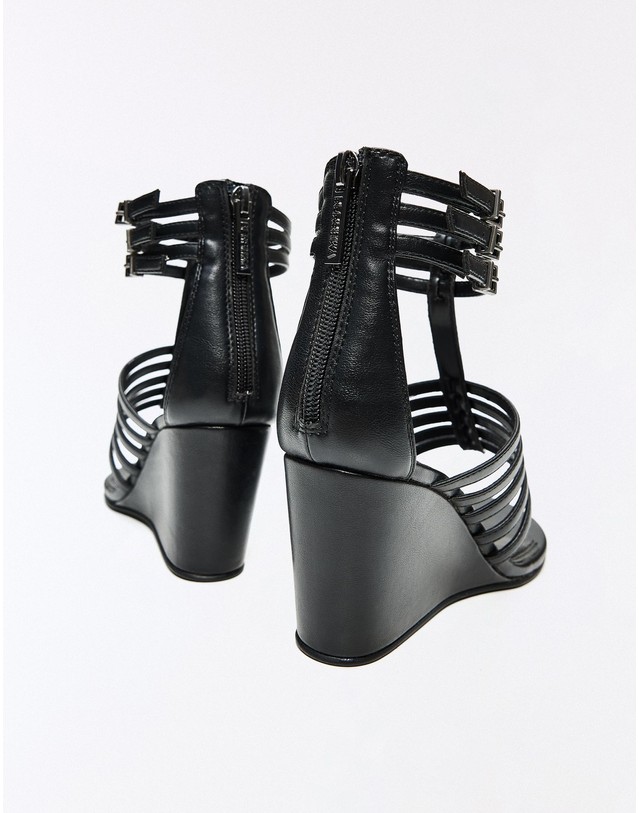 버쉬카 버쉬카 멀티 스트랩 웨지 샌들 1748/864 BLACK 블랙 착용컷