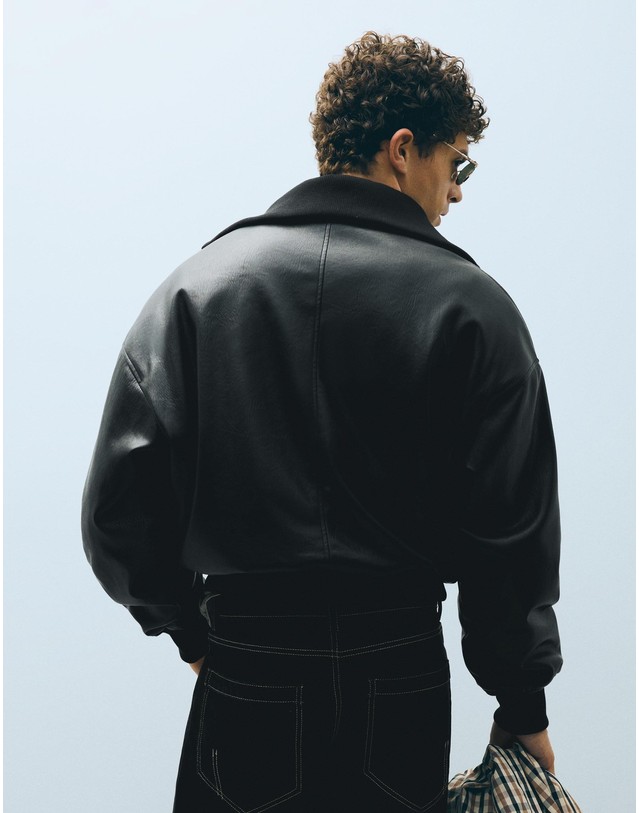 버쉬카 버쉬카 레더 이펙트 봄버 재킷 2238/564 BLACK 블랙 착용컷