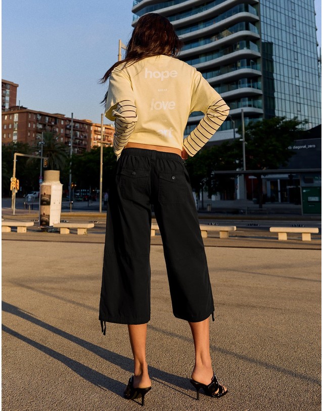 버쉬카 버쉬카 와이드 크롭 카프리 팬츠 2333/335 BLACK 블랙 착용컷