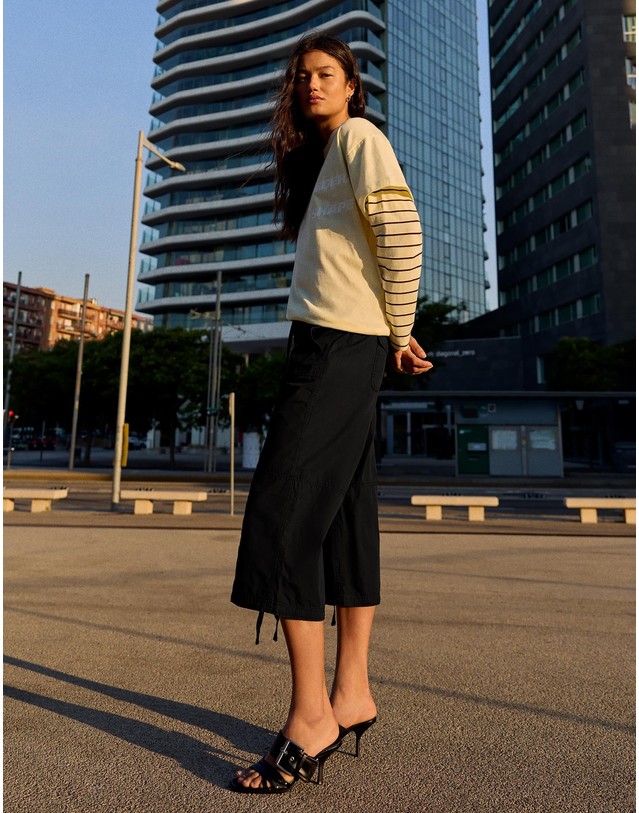 버쉬카 버쉬카 와이드 크롭 카프리 팬츠 2333/335 BLACK 블랙 착용컷